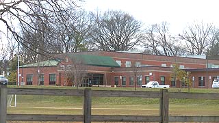 [photo, Folger McKinsey Elementary  School, 175 Arundel Beach Road, Severna Park, Maryland]