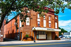 [photo, Town Hall, 118 North Main St., Federalsburg, Maryland]